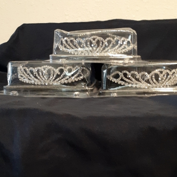 Bridal Crowns - Picture 1 of 1